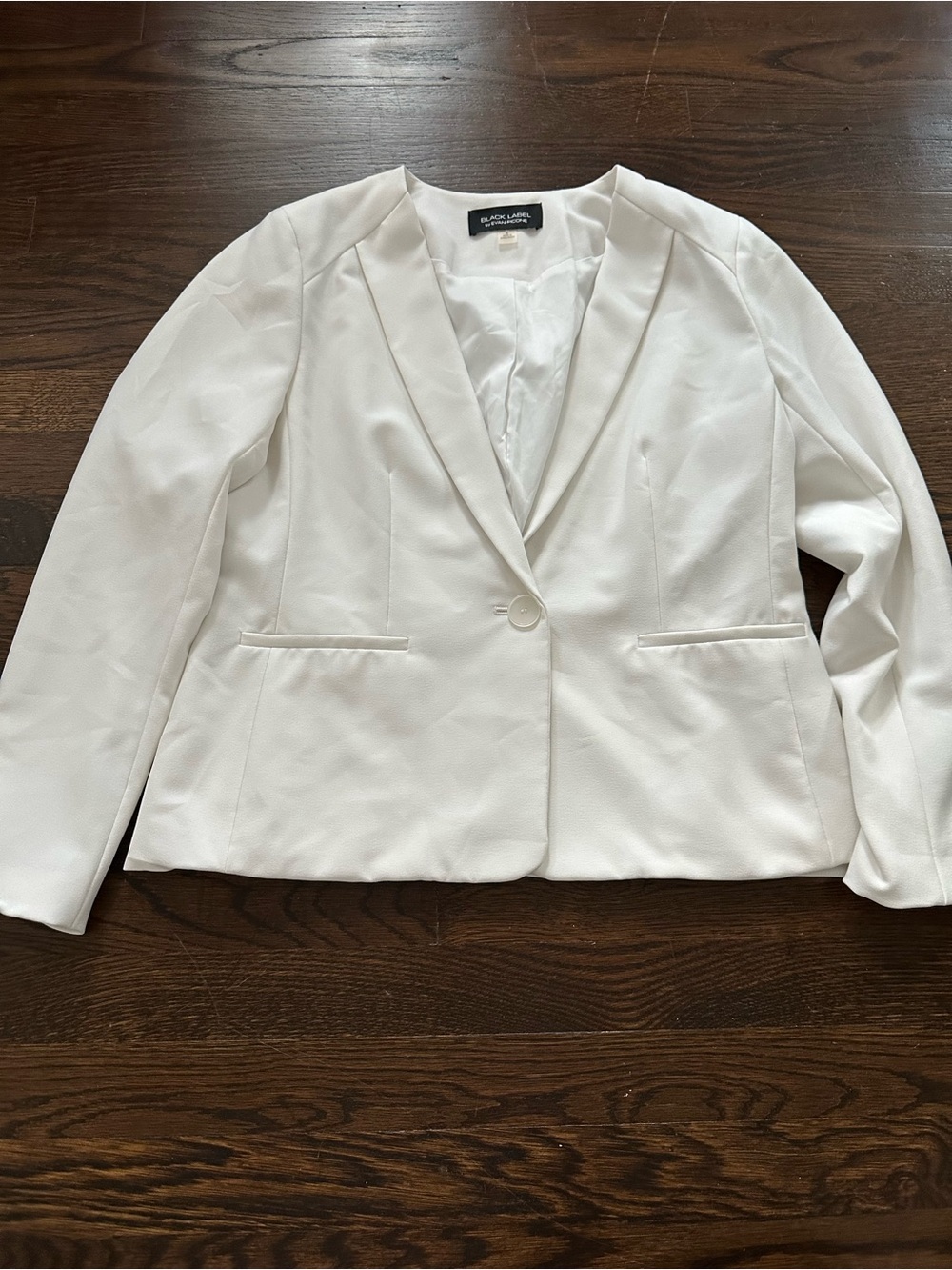 Black Label Evan Picone White Single-Button Notch Lapel Blazer